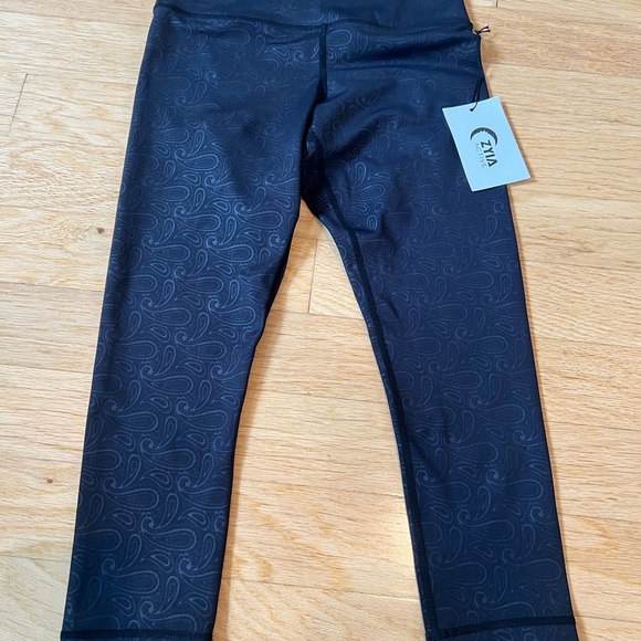 Zyia Women’s Black Leggings - Picture 1 of 6